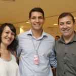 Foto2.Aline Hitomi Prestes e esposo João Hermínio Prestes com Consultor Plaenge Fábio Pereira