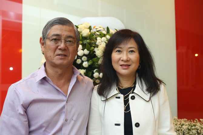 Dr. Elson Yamasato e esposa Cecília Nakase