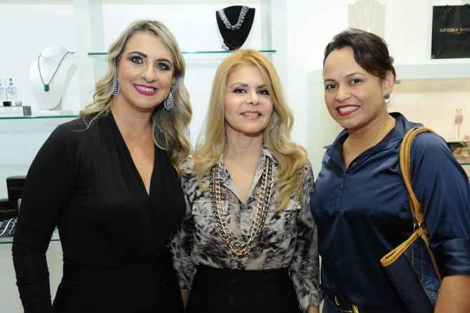 A Empresária Katyuska Mansour, Tânia Varela e Sinedir Amorim