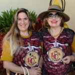 Flávia Senne ao lado de sua mãe Wilma Senne.