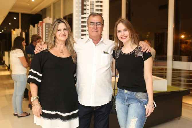 3 - Casal Ivanir  Zancanelli e Francisco Carlos Fetter com filha Bruna Zancanelli Fetter