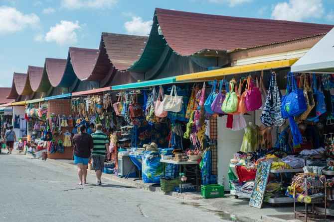 Lojas de souvenirs em Oranjestad_Credito_ATA