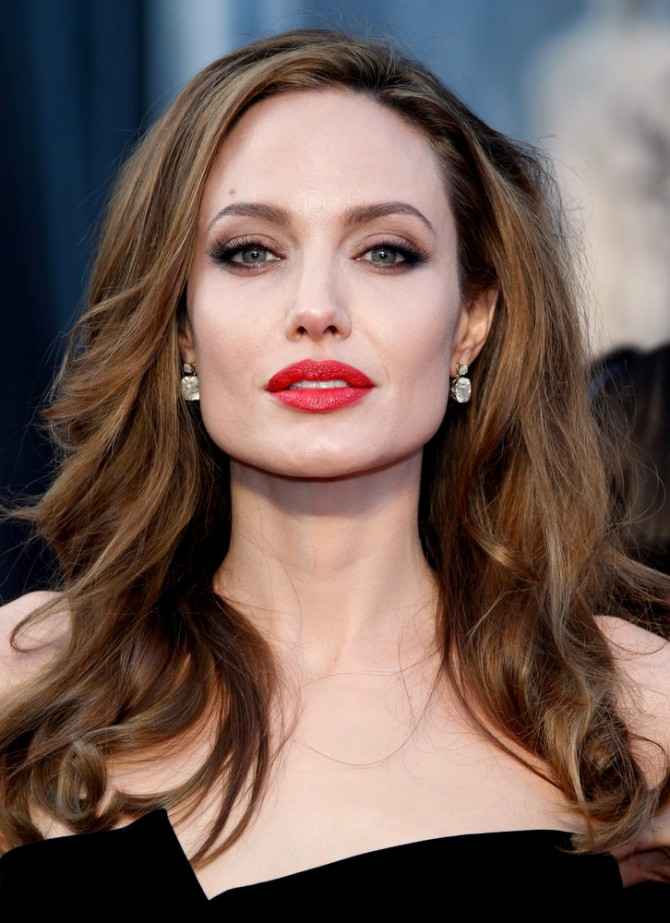 Beleza Colérica: Angelina Jolie