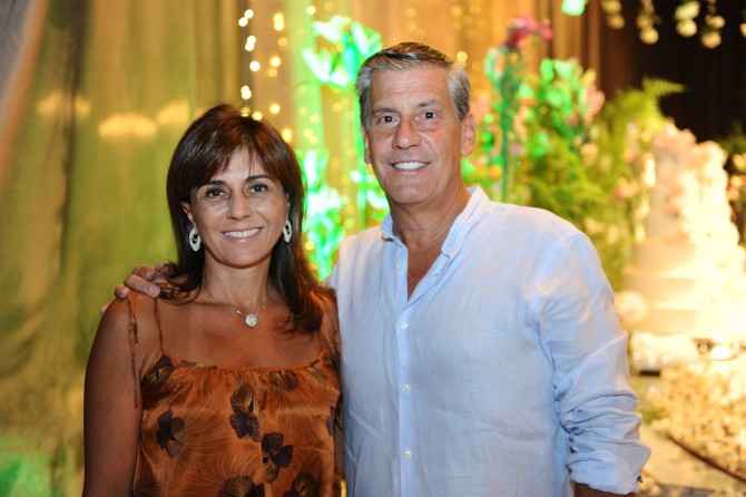 Sempre de bem com a vida, o casal Sarah e Paulo Genta.