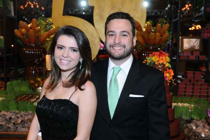 O jovem e querido casal, Antonia Barbosa e Daniel Castro. 
