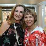 As amigas Regina Torres (leia-se bufet Grand’Mere) ao lado de Mara Lima