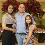 Casal Lucilene Gomes e Elio Feirante e filha Isabelle