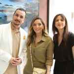 Ricardo Hida, diretor do escritório de St Barth na América do Sul, Lelê Saddi e Jordana Gheler – Foto Diego Siliprando