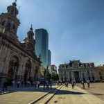 Bairro Brasil. Se aventurar por bares, esculturas ao ar livre, feiras de grafites do bairro hippie de Santiago