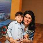 Marcia Regina Bezerra clicada ao lado do seu filho, Enrico Bezerra. Ela aniversaria hoje.