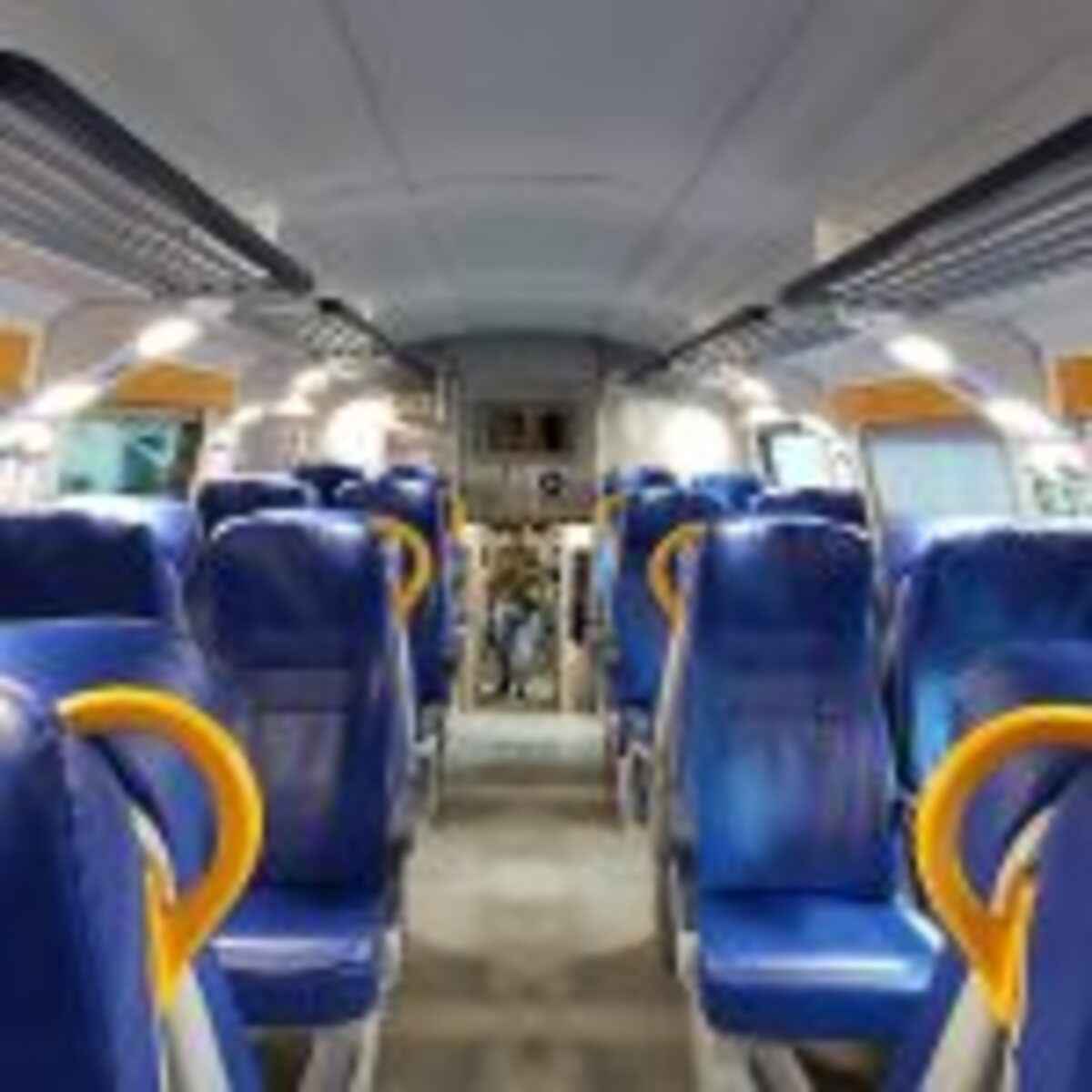 interior-trem-regional-italia