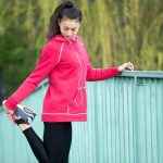 mulher-agasalhada-exercicio-outdoor