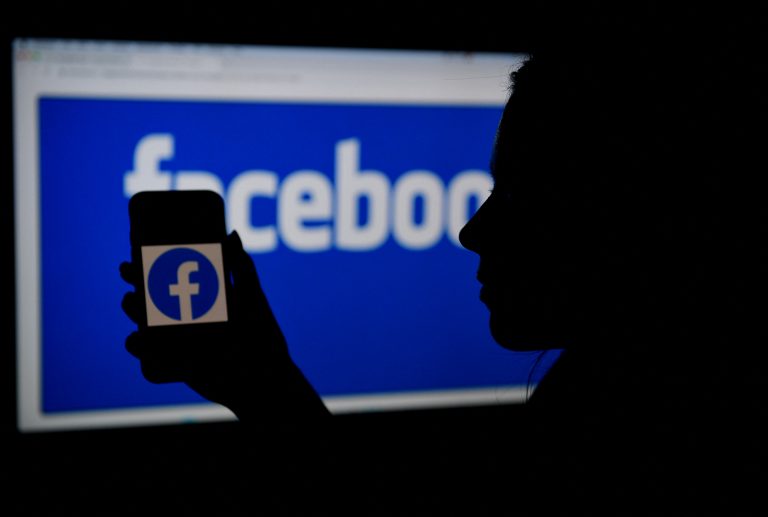 Alemanha proíbe temporariamente o Facebook de usar dados do WhatsApp