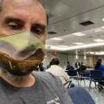 Marco-Brotto-viajou-para-conseguir-a-vacina