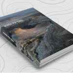 Livro-tem-320-paginas-pesa-mais-de-2kg-e-apresenta-uma-minuciosa-selecao-de-156-imagens-das-mais-de-140-mil-registradas-ao-longo-das-duas-viagens-de-volta-ao-mundo-realizadas-pelo-casal(1)