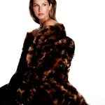 3. Gisele wears Ferragamo and Cartier