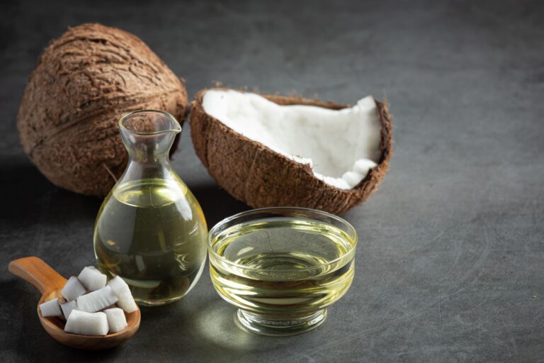 Conheça as propriedades do óleo de coco na região íntima