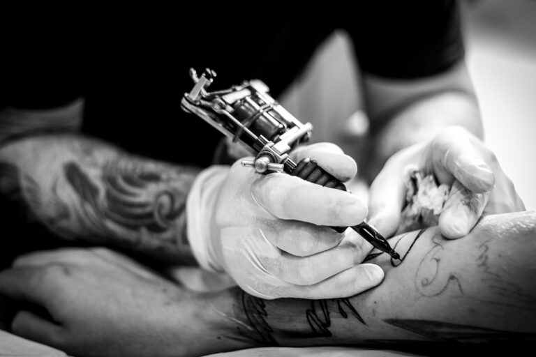 Como preservar a tatuagem e manter pele saudável