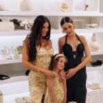 Cinthya Marques e a filha Charlotte com Livia Nunes Crédito Divulgação Cult Gaia