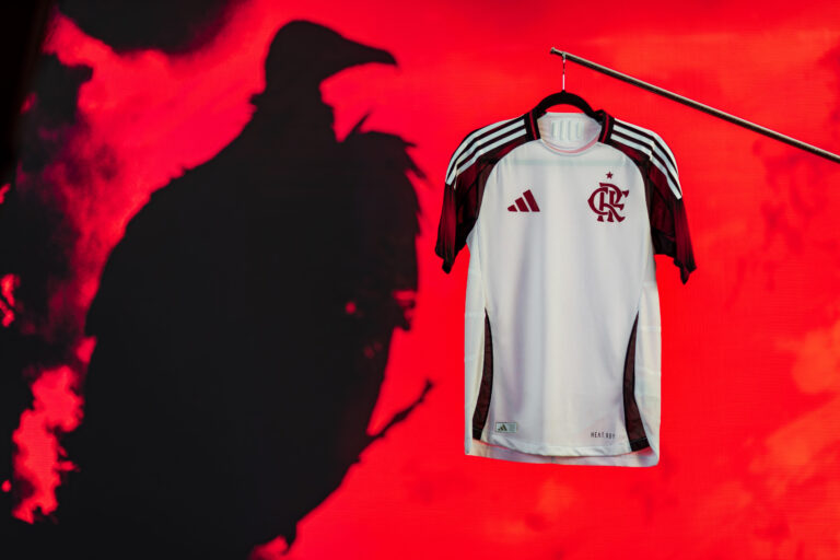 Flamengo e adidas revelam nova camisa em campanha