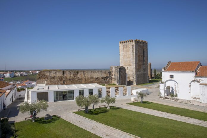 Castelo - Moura - crédito Turismo do Alentejo