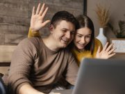 Vale a pena? os desafios da amizade virtual