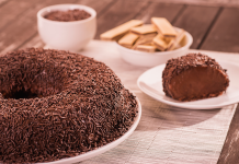 A sobremesa perfeita: Brigadeirão com toque crocante de wafer