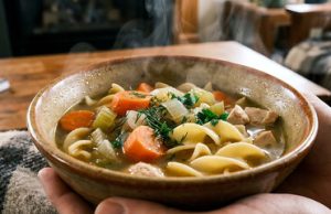 Aqueça os dias frios com uma Sopa Cremosa de Frango