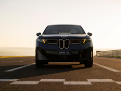 Novo BMW iX3 chega ao país com recorde de autonomia elétrica