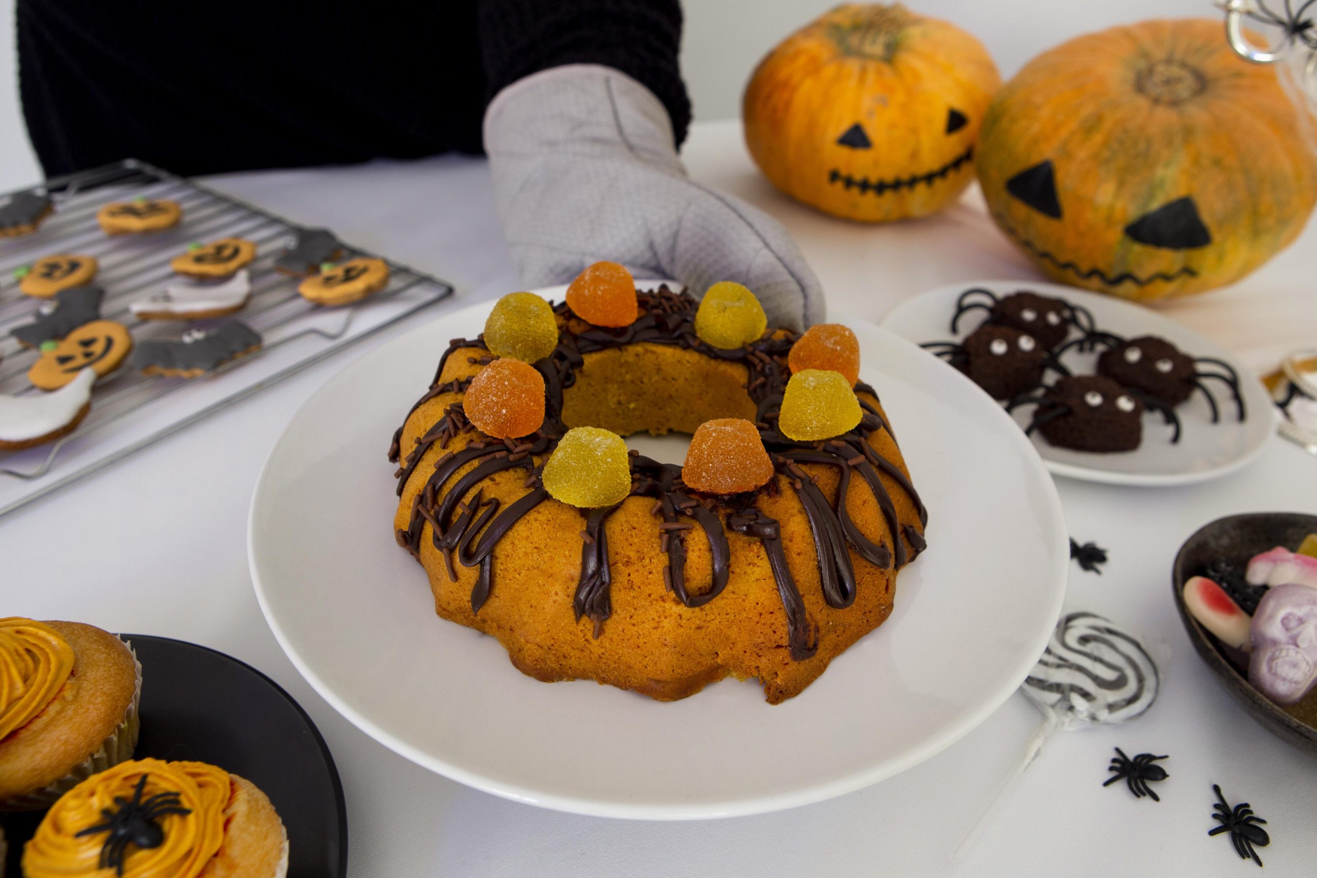 close-up-view-delicious-halloween-cake